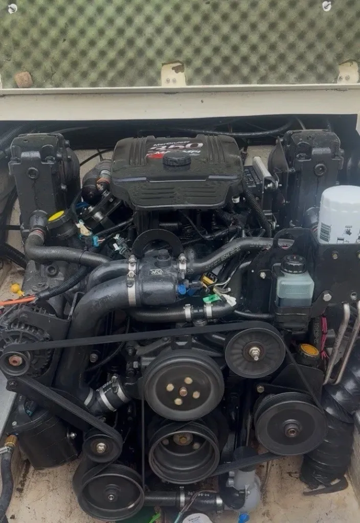 2008 MerCruiser 350 MAG MPI DTS – 5.7L 330HP | 258.6 Hours | Freshwater Only