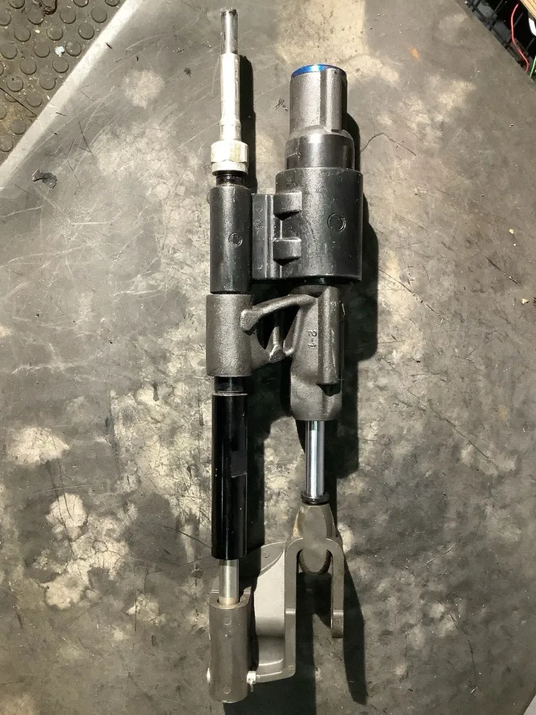 [10064] OEM Volvo Penta Steering Actuator – Freshwater Used