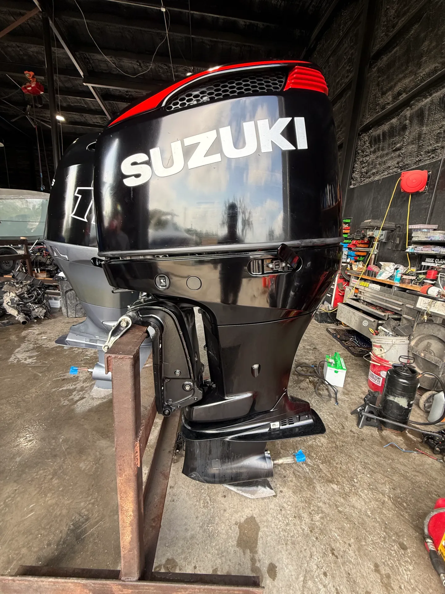 [10071] 2024 Suzuki DF250 Outboard Motor – Freshwater Only | Low Hours | Super Clean | Water Ready