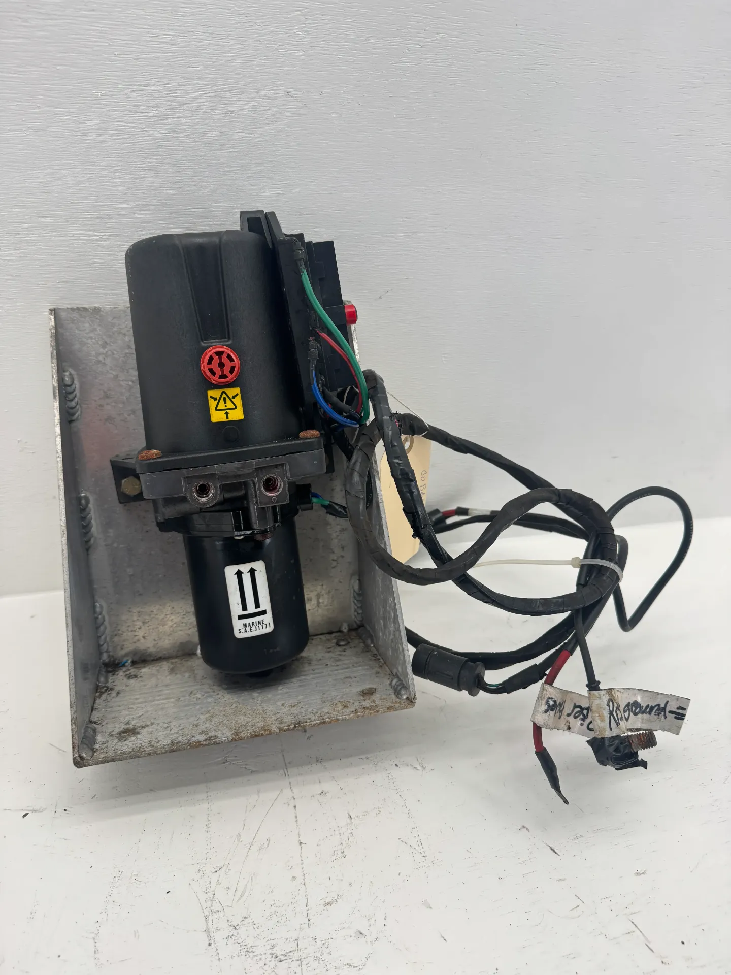 1996 OEM Cobalt Power Trim Hydraulic Pump Assembly with Mounting Bracket