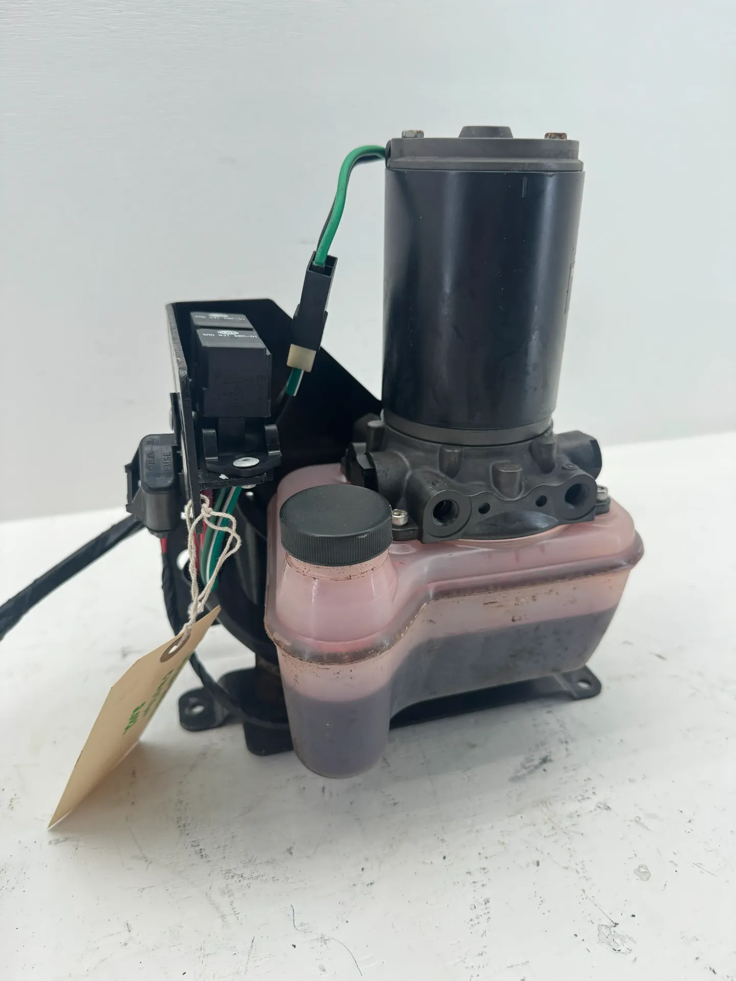 2002 Volvo Penta Hydraulic Trim Pump Assembly – P/N 3860879