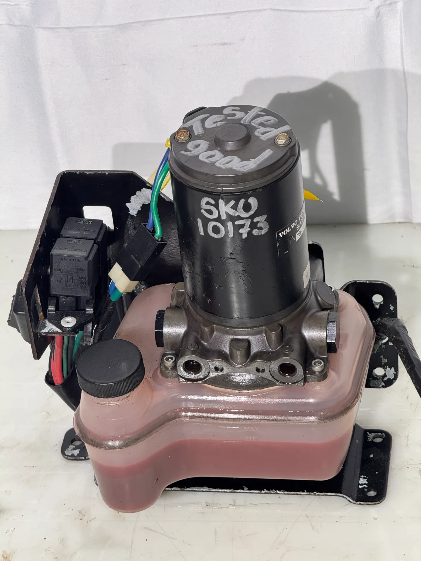 OEM Volvo Penta Hydraulic Trim Tilt Pump Assembly 12V P/N 3860879 – Tested Good – 2002 Glastron