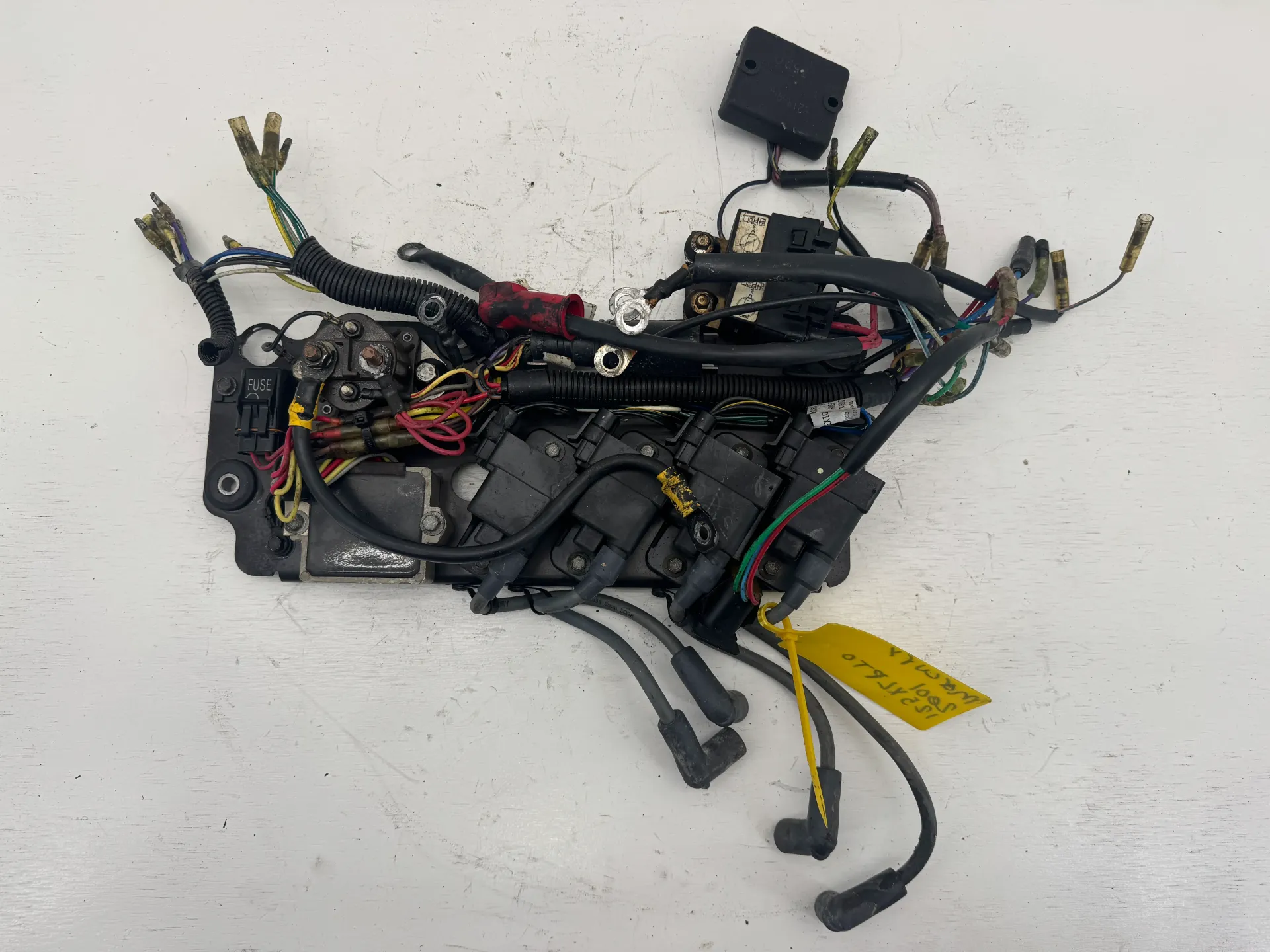 2001 Mercury 125 XL PTO Engine Wiring Harness & Ignition Plate Assembly – OEM Mercury Marine