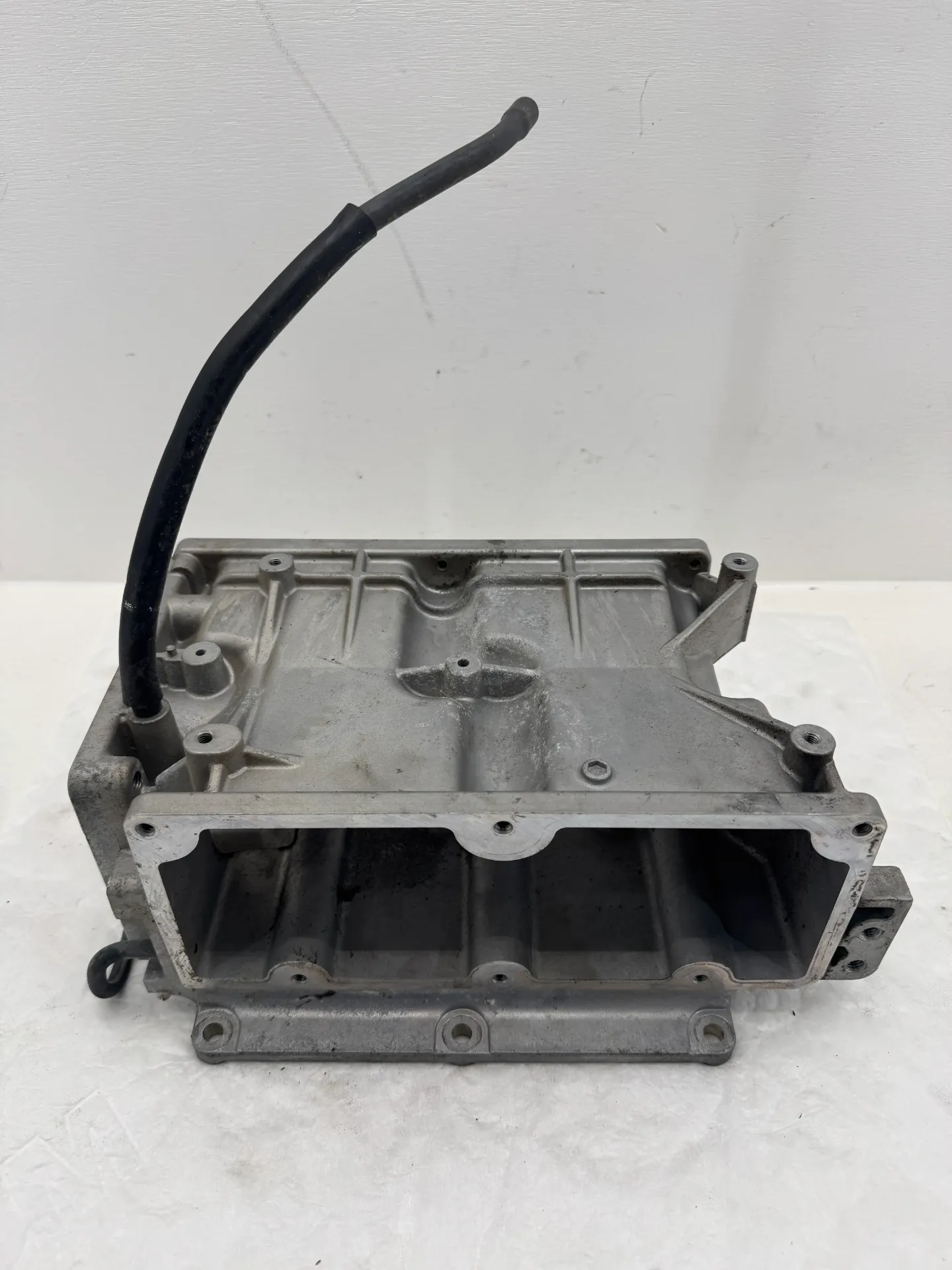 OEM Yamaha F350 V8 Intake Manifold Plenum Chamber Air Box Assembly