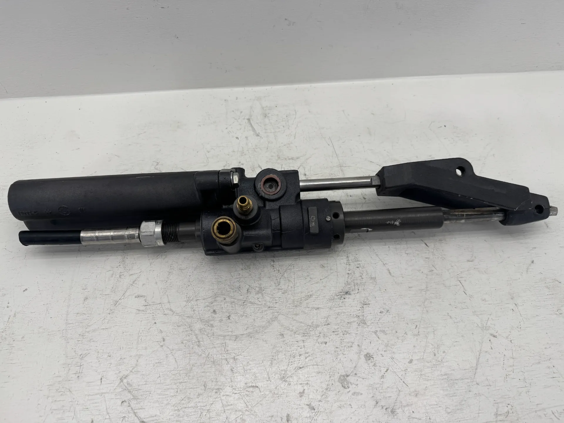 OEM Mercury Marine Hydraulic Steering Actuator Assembly 15293-C 15294-C 15286
