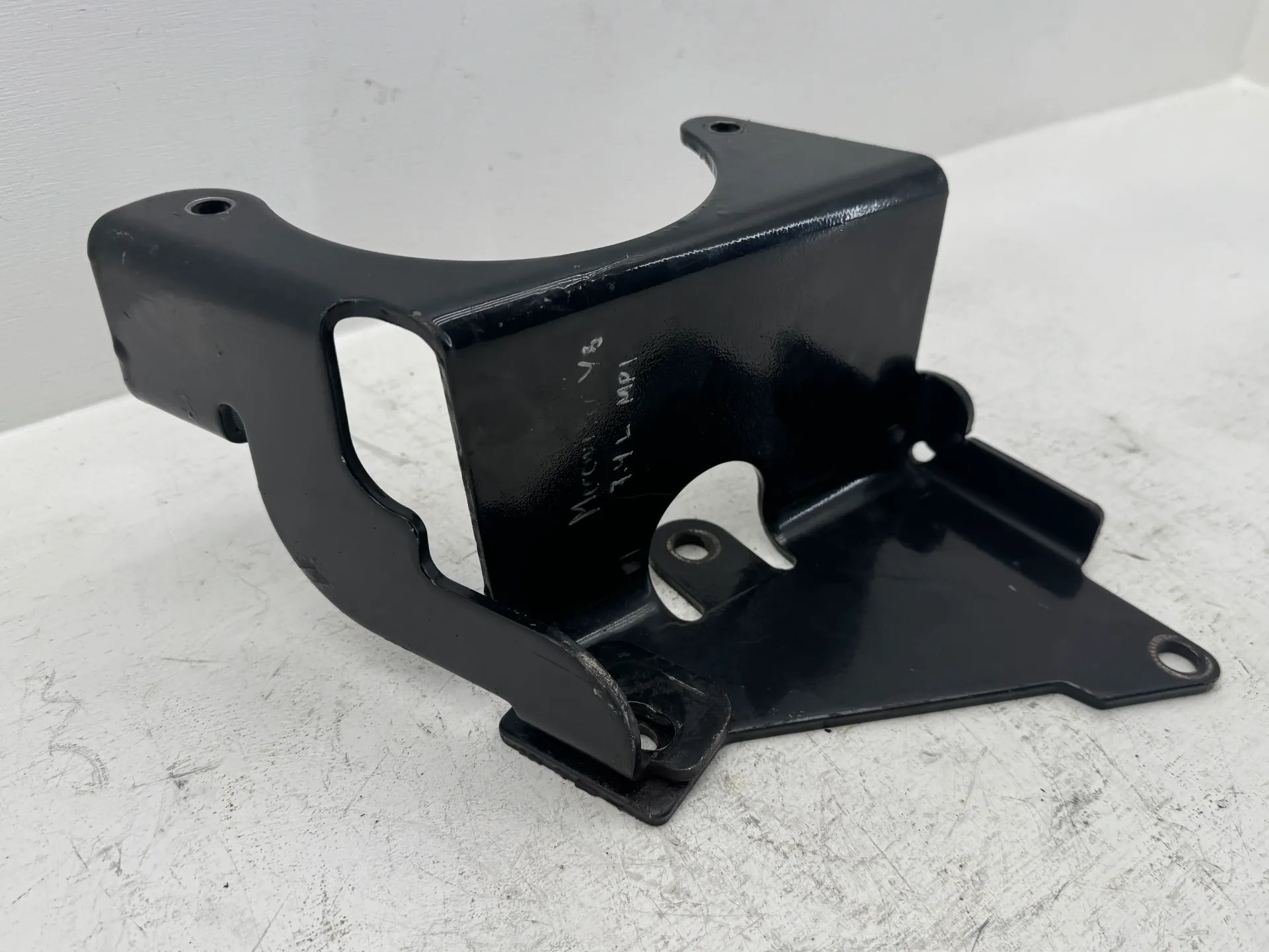 OEM Mercury MerCruiser 7.4L MPI V8 Power Steering Pump Mount Bracket Engine Mount