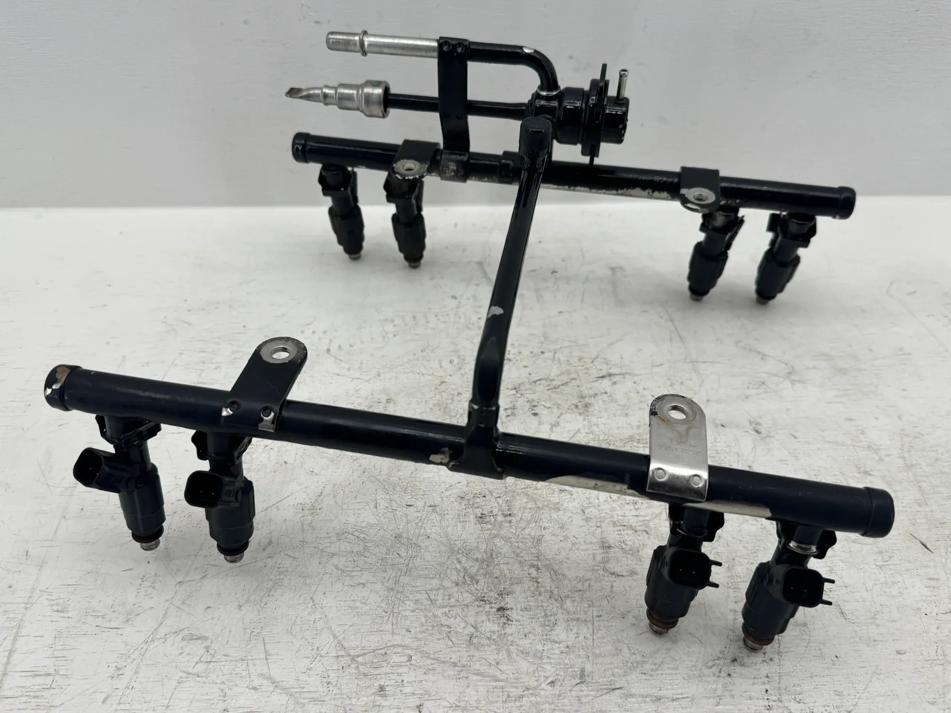 OEM Mercury MerCruiser 5.0 MPI Fuel Rail & Injectors Assembly 8 Fuel Injectors V8