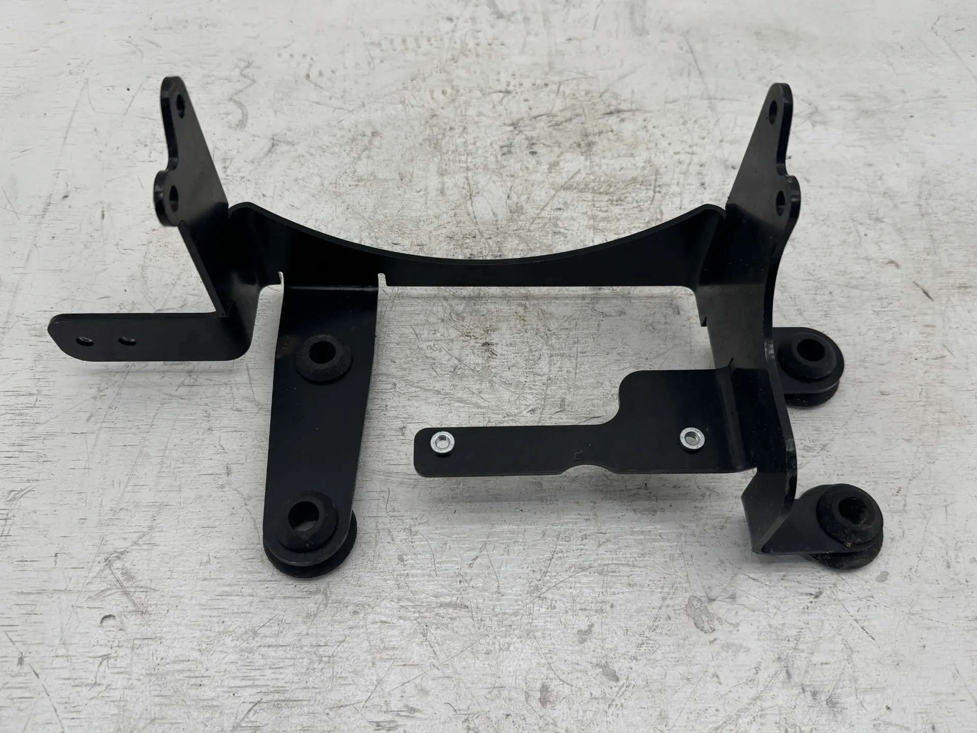 OEM Mercury MerCruiser 4.5L MPI V6 Engine Cover Mounting Bracket w/ Rubber Isolators