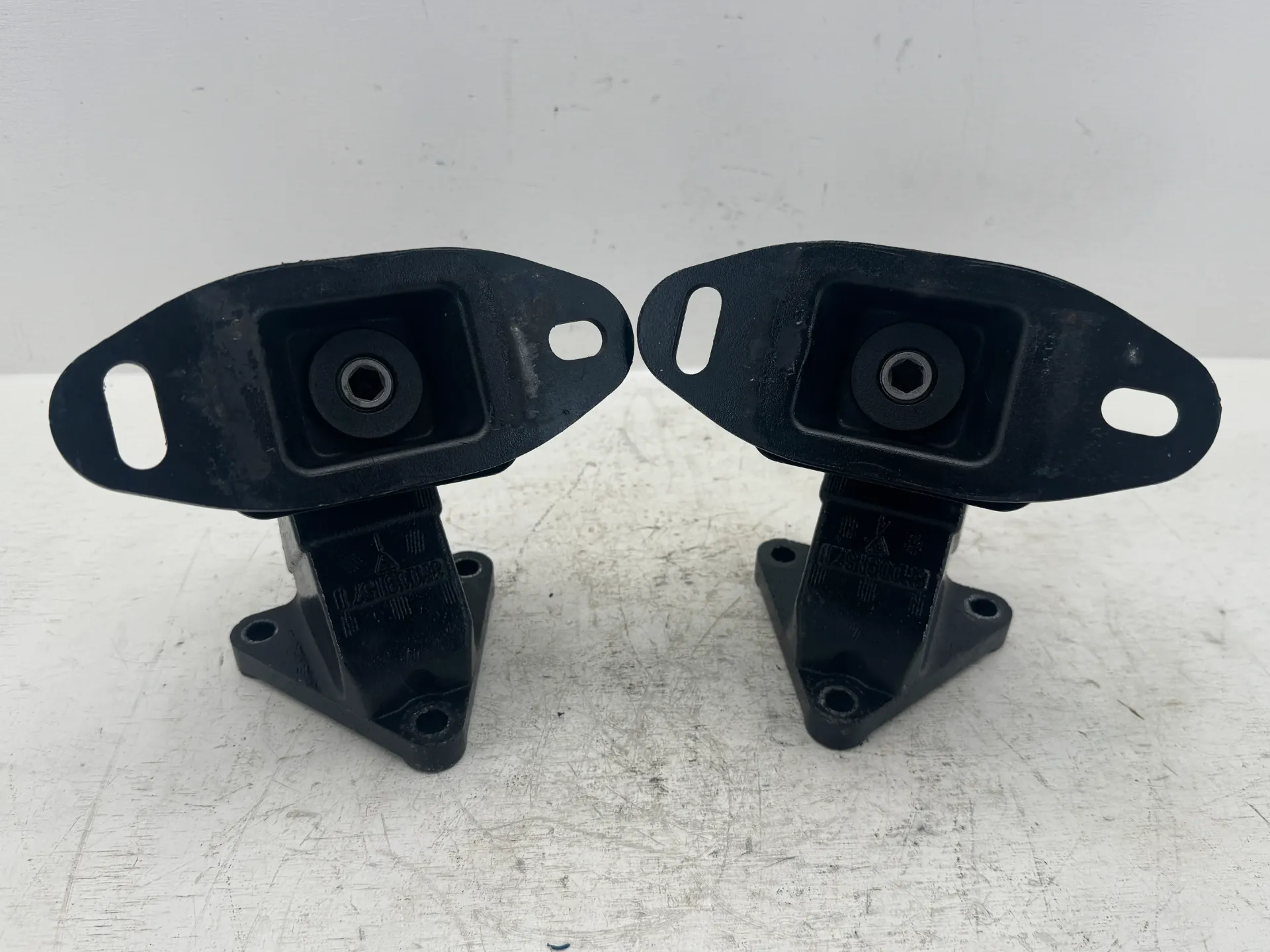 OEM MerCruiser 4.5L MPI V6 Front Engine Motor Mount Set Pair