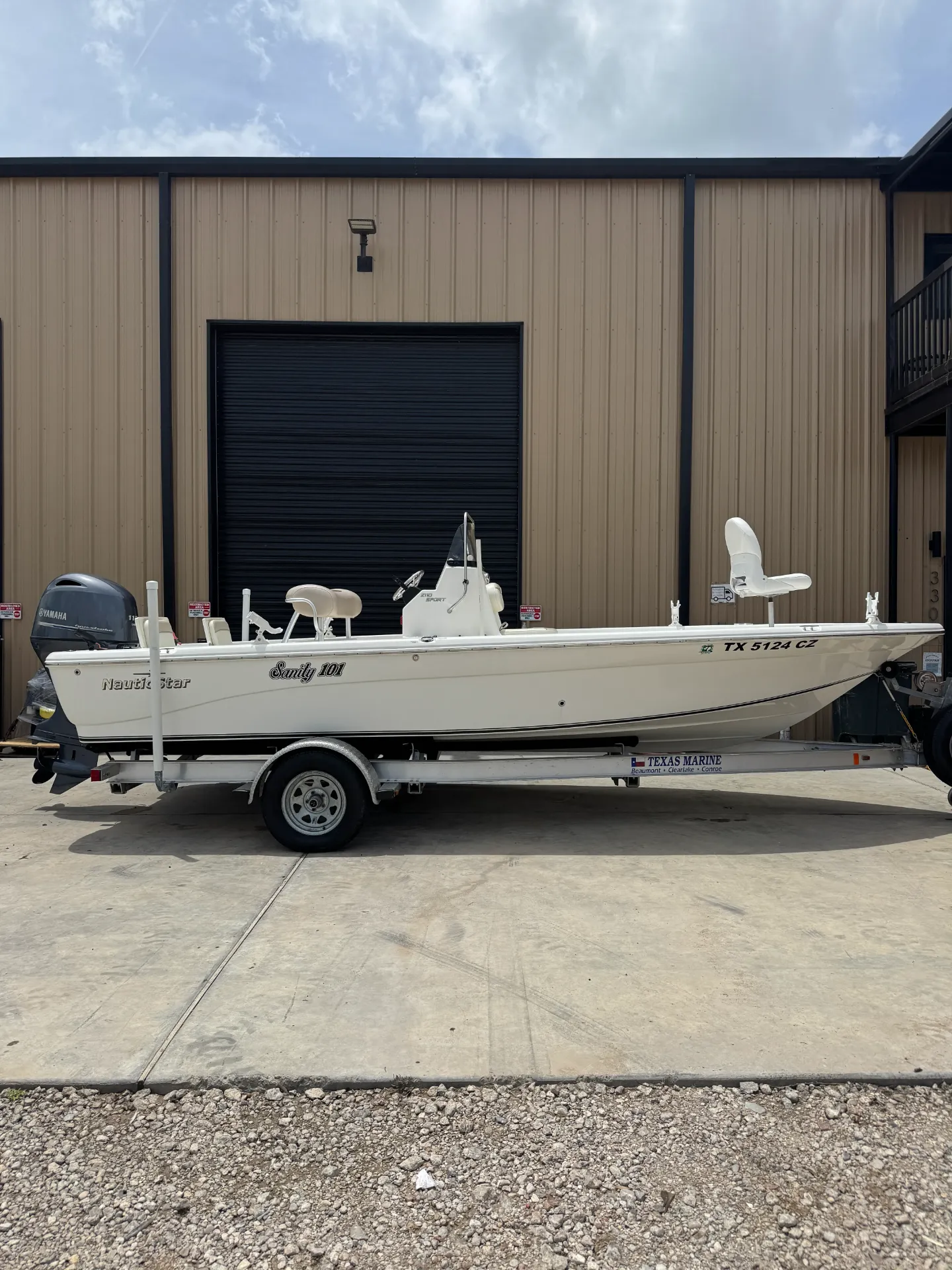 2015 NauticStar 2110 Sport Bay Boat | Yamaha F115 FourStroke | Only 21 Hours | Trailer Included
