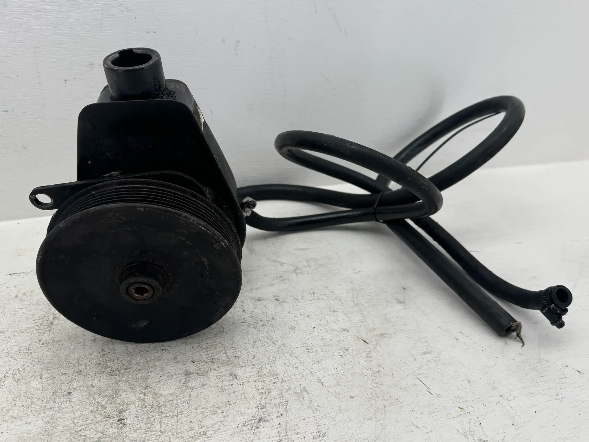 OEM Mercury MerCruiser 4.3L V6 Power Steering Pump Reservoir Pulley Hoses Assembly