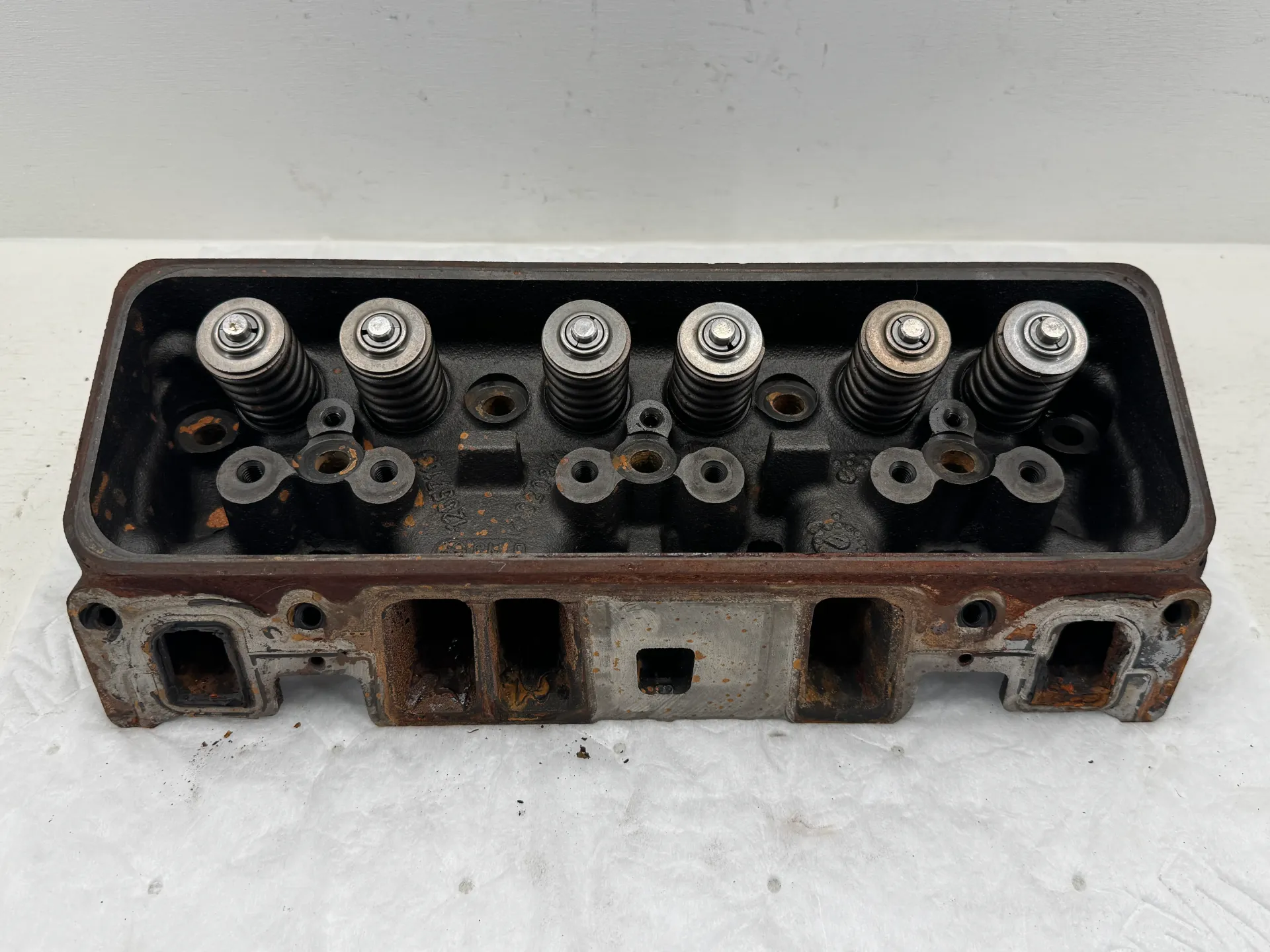 OEM MerCruiser 4.3L V6 Cylinder Head 12557113 GM Marine Cast Iron Head Assembly