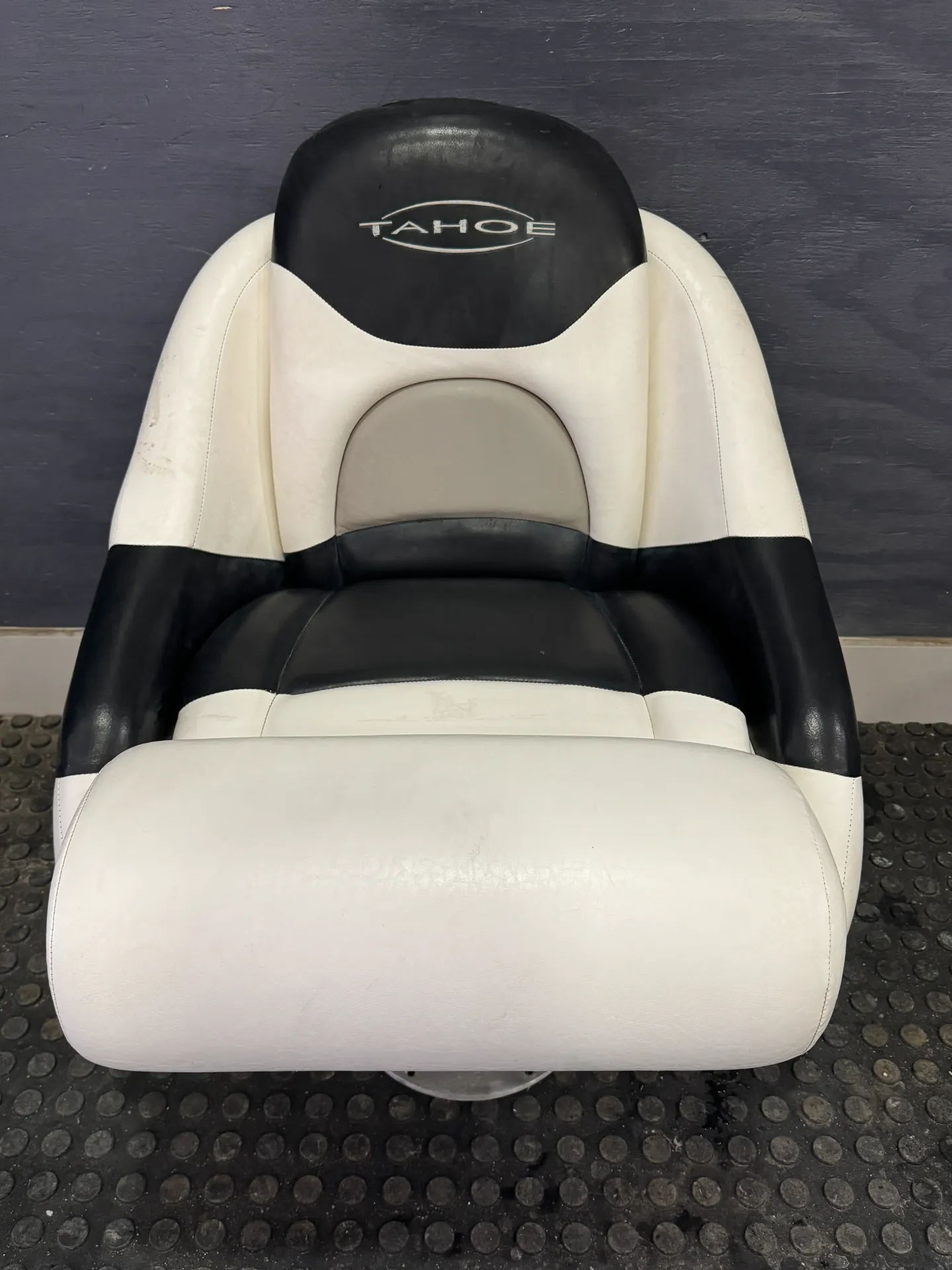 OEM Tahoe Adjustable Captain's Helm Seat w/ Pedestal Swivel Bolster 2003 Tahoe 234