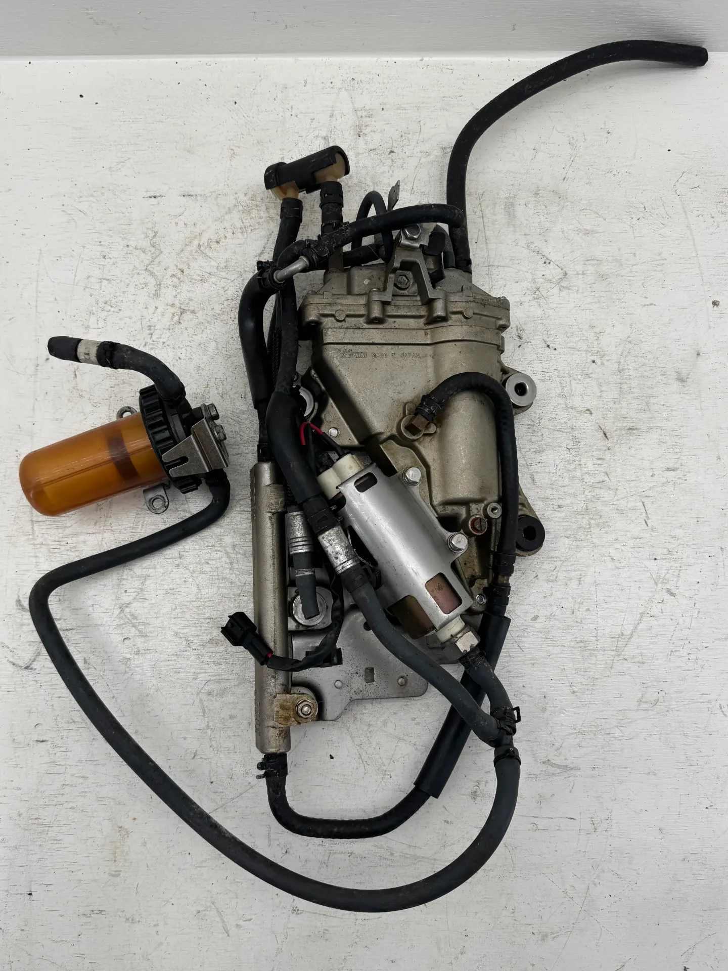 OEM Yamaha F225 EFI Fuel Vapor Separator VST Float Chamber Assembly 69J-14180