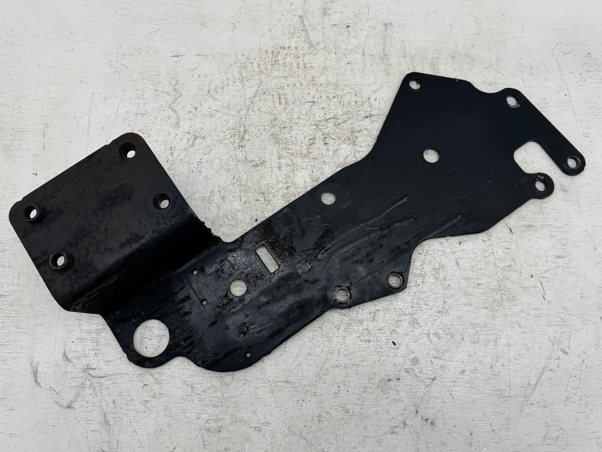 OEM MerCruiser 4.3L V6 Engine Accessory Mounting Bracket 865188001