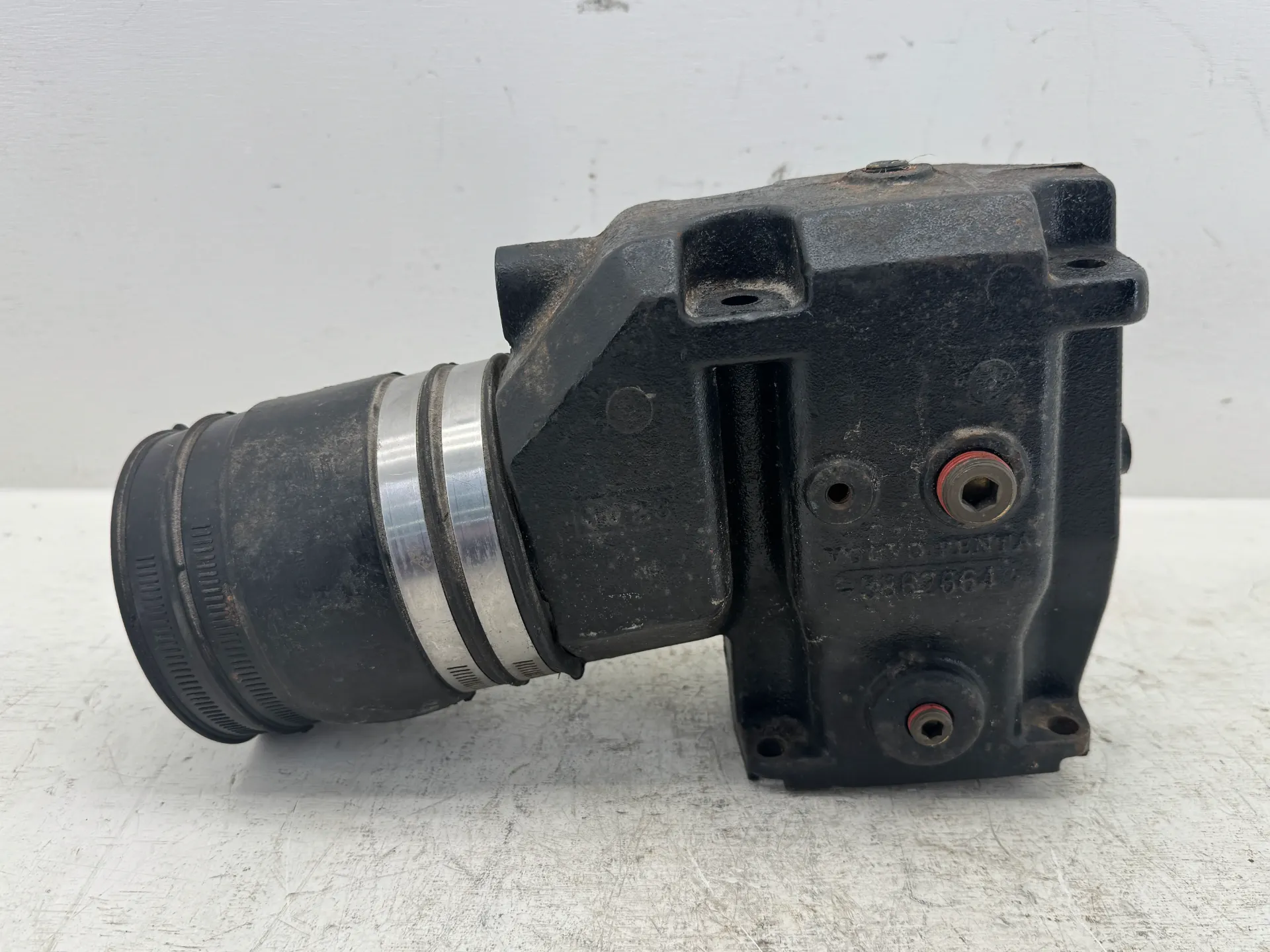 OEM Volvo Penta Exhaust Elbow Riser 3862664 w/ Exhaust Hose