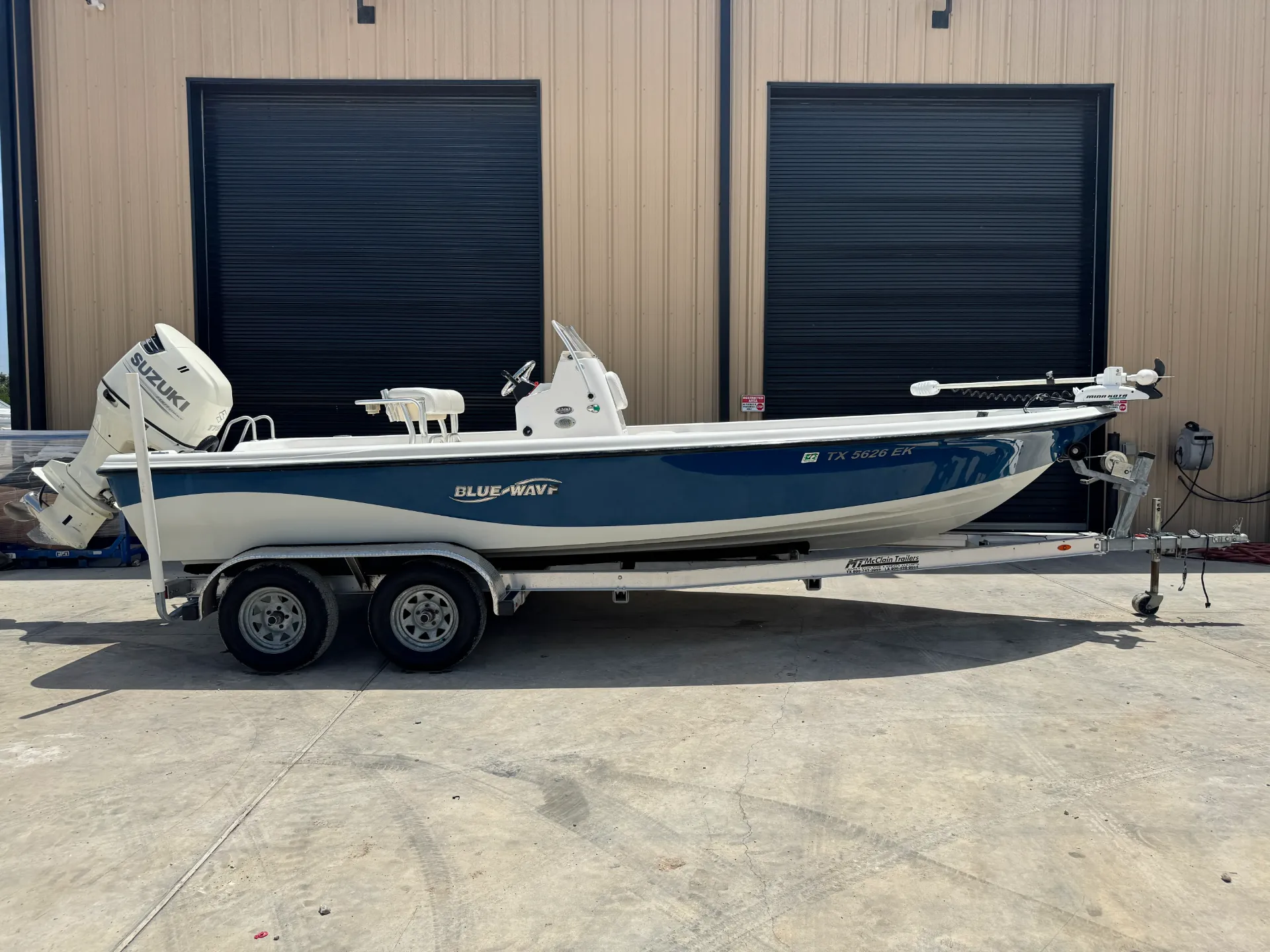 2018 Blue Wave 2200 PureBay | Suzuki DF175 | 144 Hours | Trolling Motor | Trailer