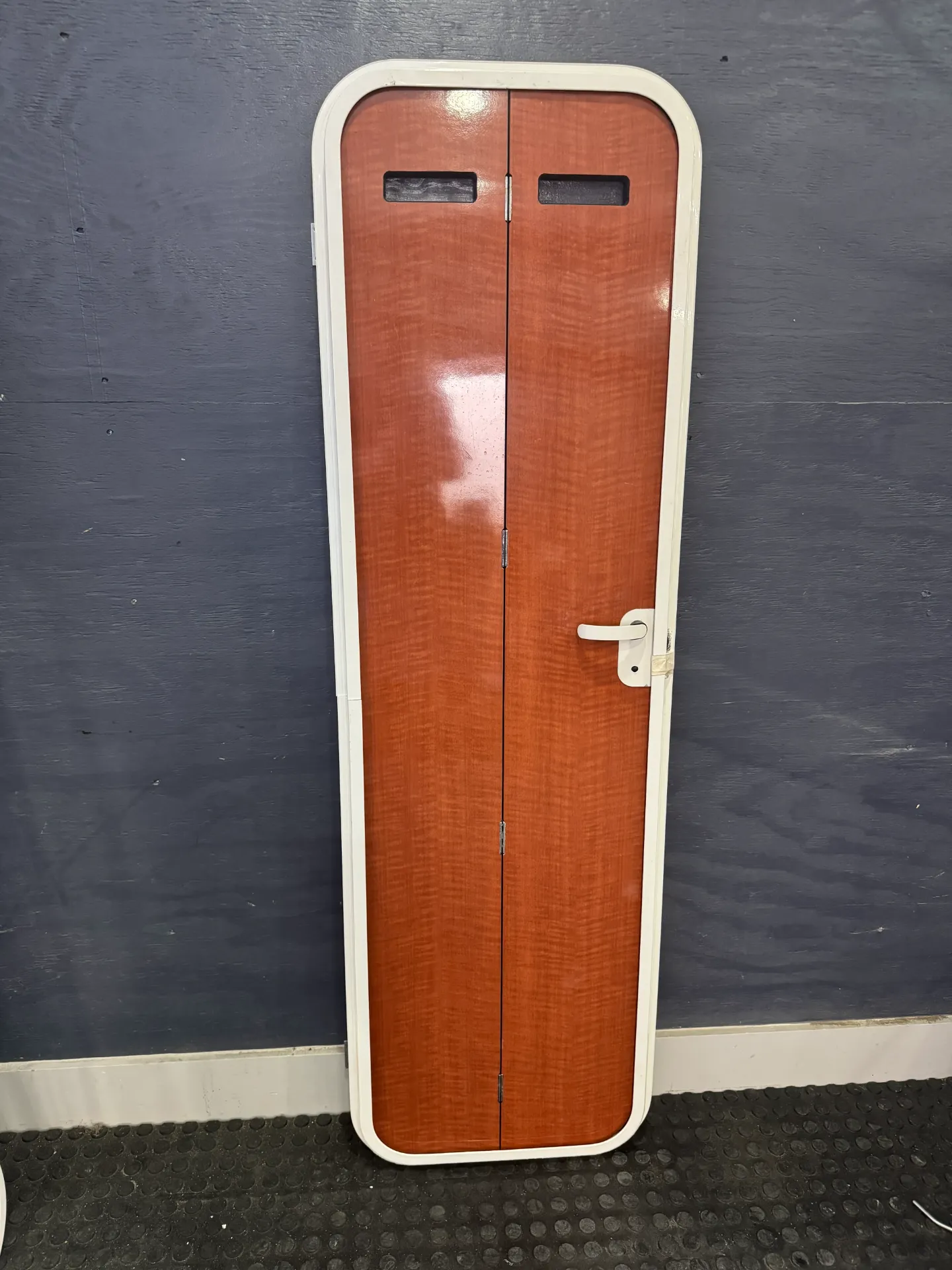 OEM 2001 Sea Ray 290 Sundancer Folding Cabin Door Assembly w/ Frame – Cherry Woodgrain