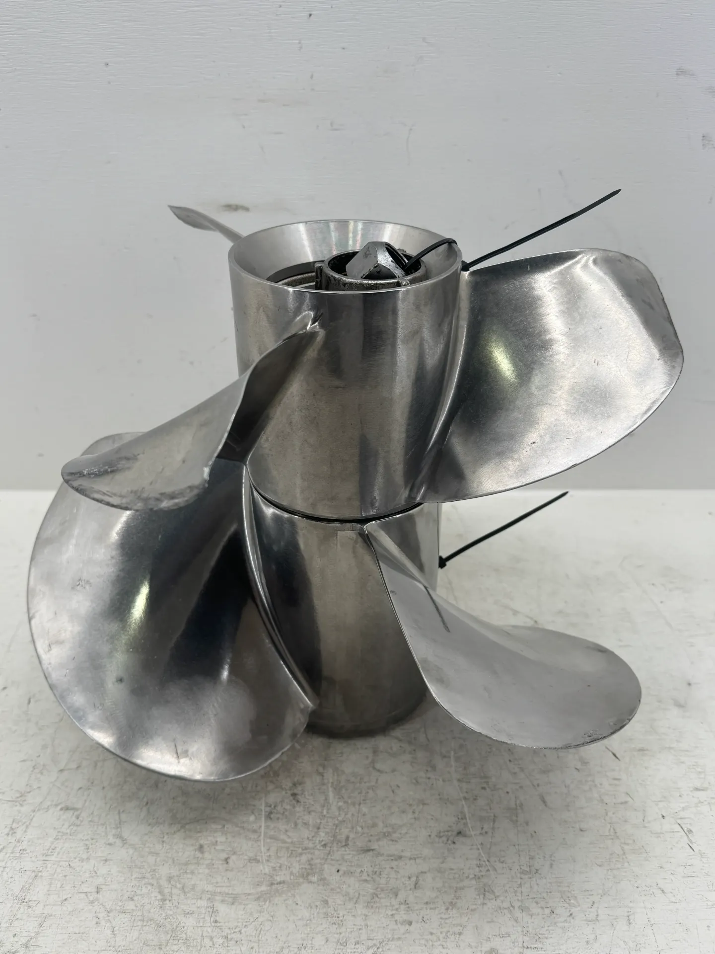 OEM Volvo Penta DuoProp F5 Stainless Propeller Set 3851465 3851475 Front Rear