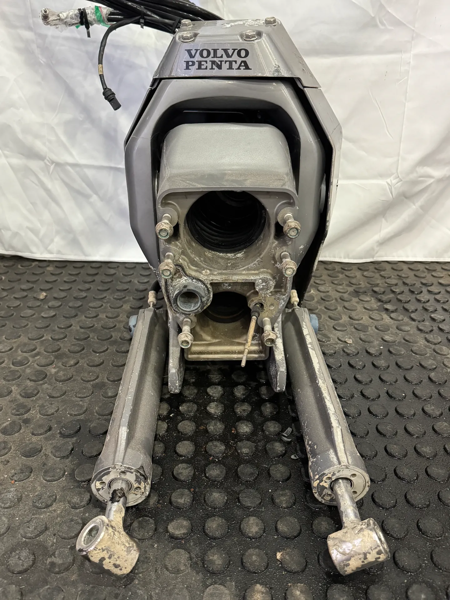 OEM Volvo Penta SX-M DP-SM Gimbal Housing Transom Shield Trim Cylinder Assembly