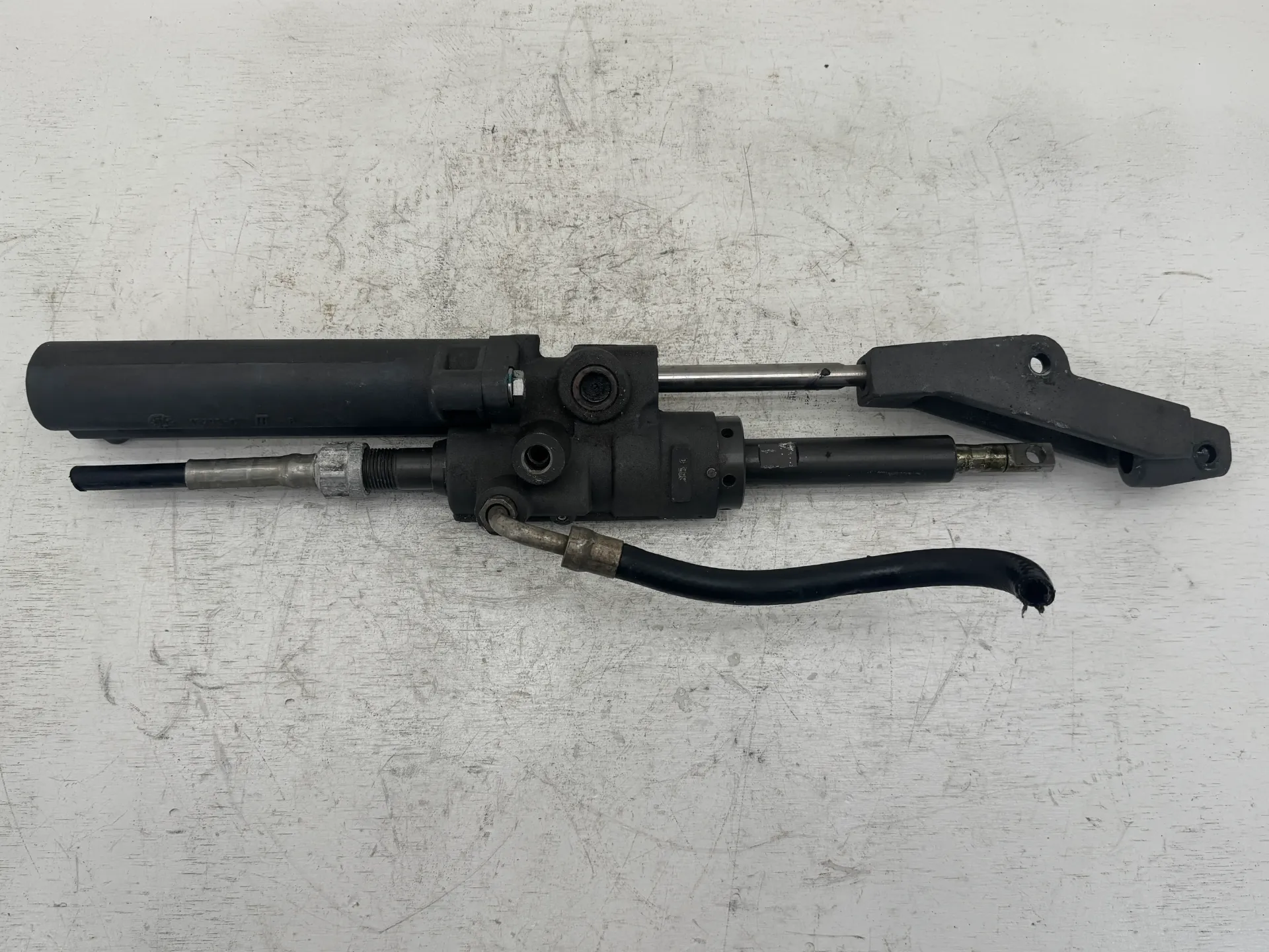 [10696] OEM MerCruiser Power Steering Actuator Ram Cylinder 15293-C 15294-C 15286