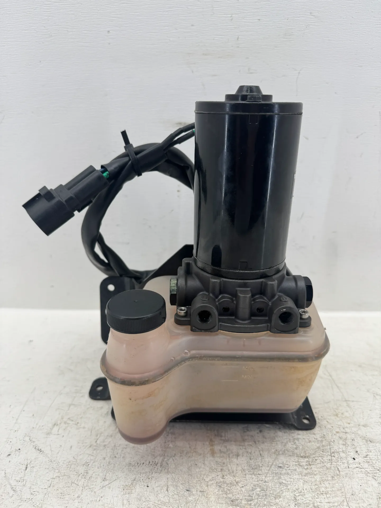 OEM Volvo Penta SX-M Power Trim Tilt Pump Assembly 3819846 2-Wire