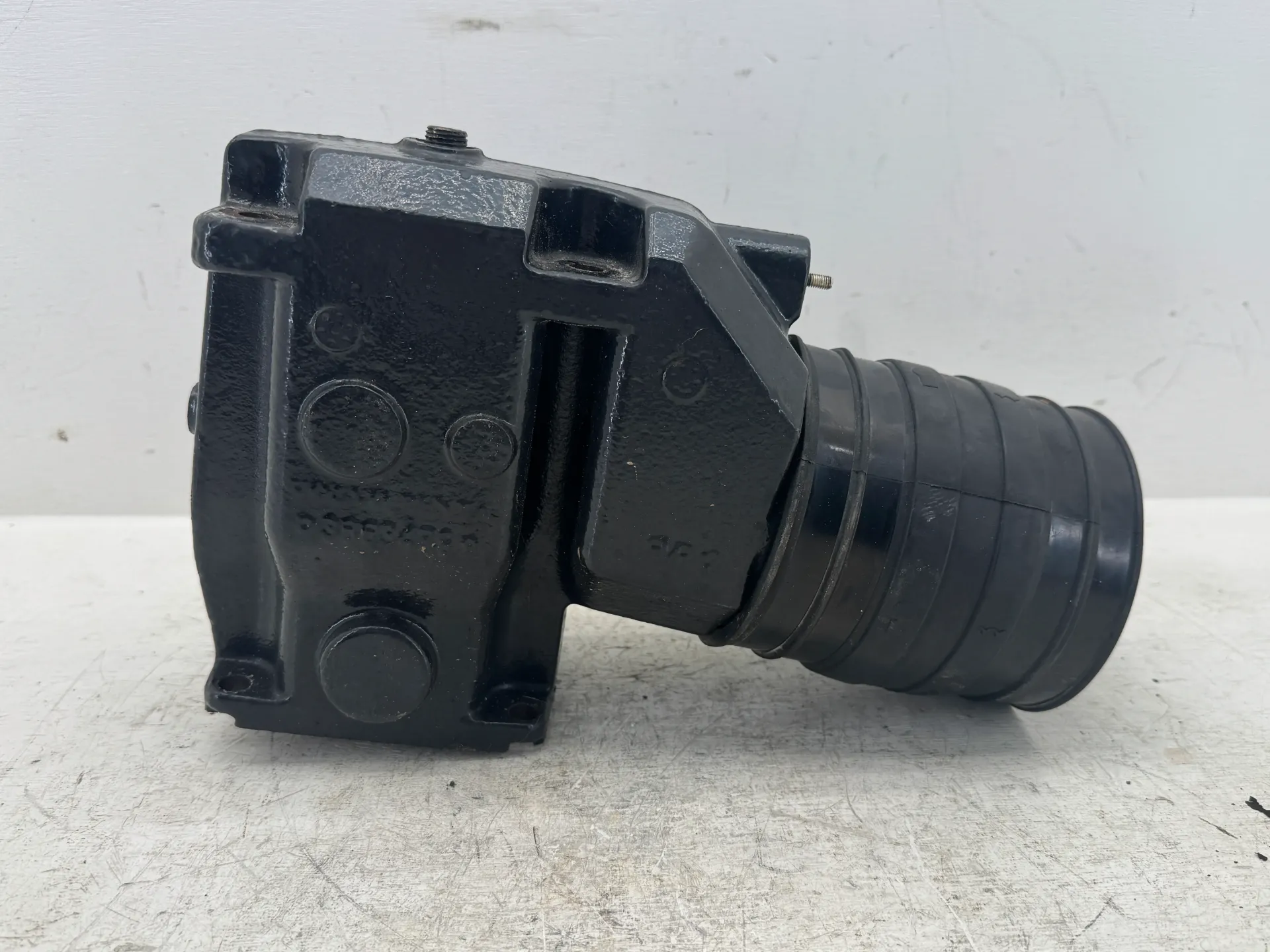 OEM Volvo Penta V8 Exhaust Riser Elbow 3863479 GM 5.0L 5.7L w/ Bellows