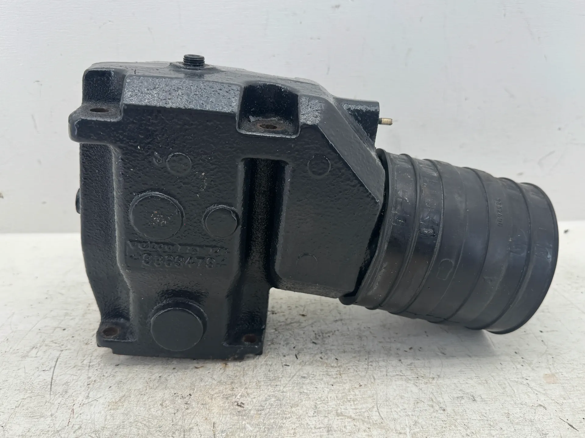 OEM Volvo Penta V8 Exhaust Riser Elbow 3863479 GM 5.0L 5.7L w/ Bellows