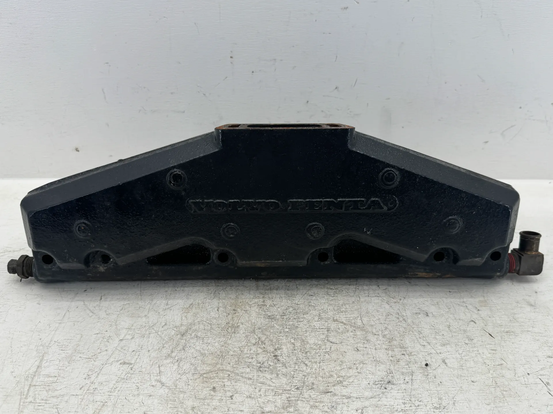 OEM Volvo Penta 5.0L 5.7L V8 Exhaust Manifold 3857579 Center Rise Cast Iron