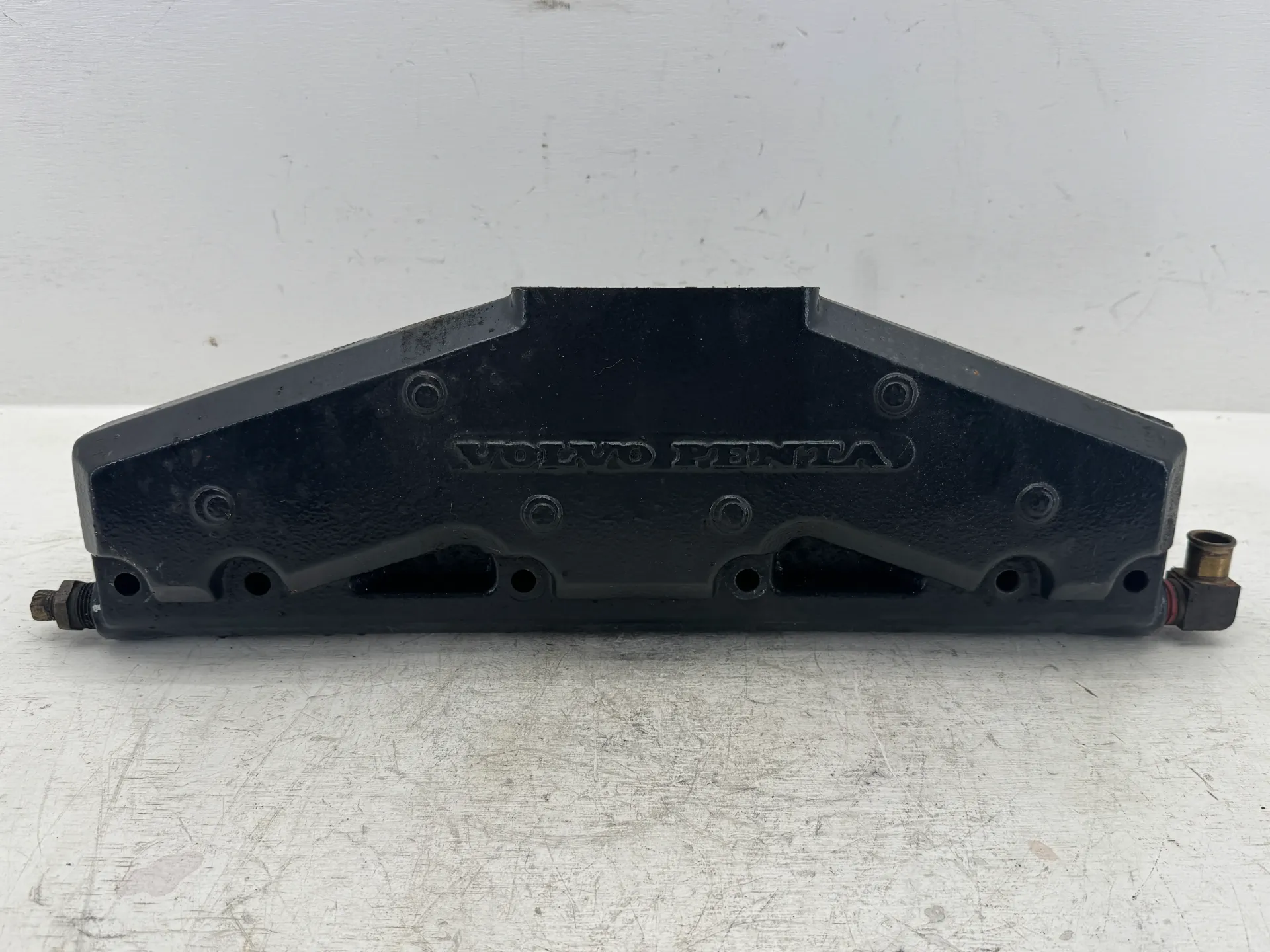 OEM Volvo Penta 5.0L 5.7L V8 Exhaust Manifold 3857579 Center Rise Cast Iron