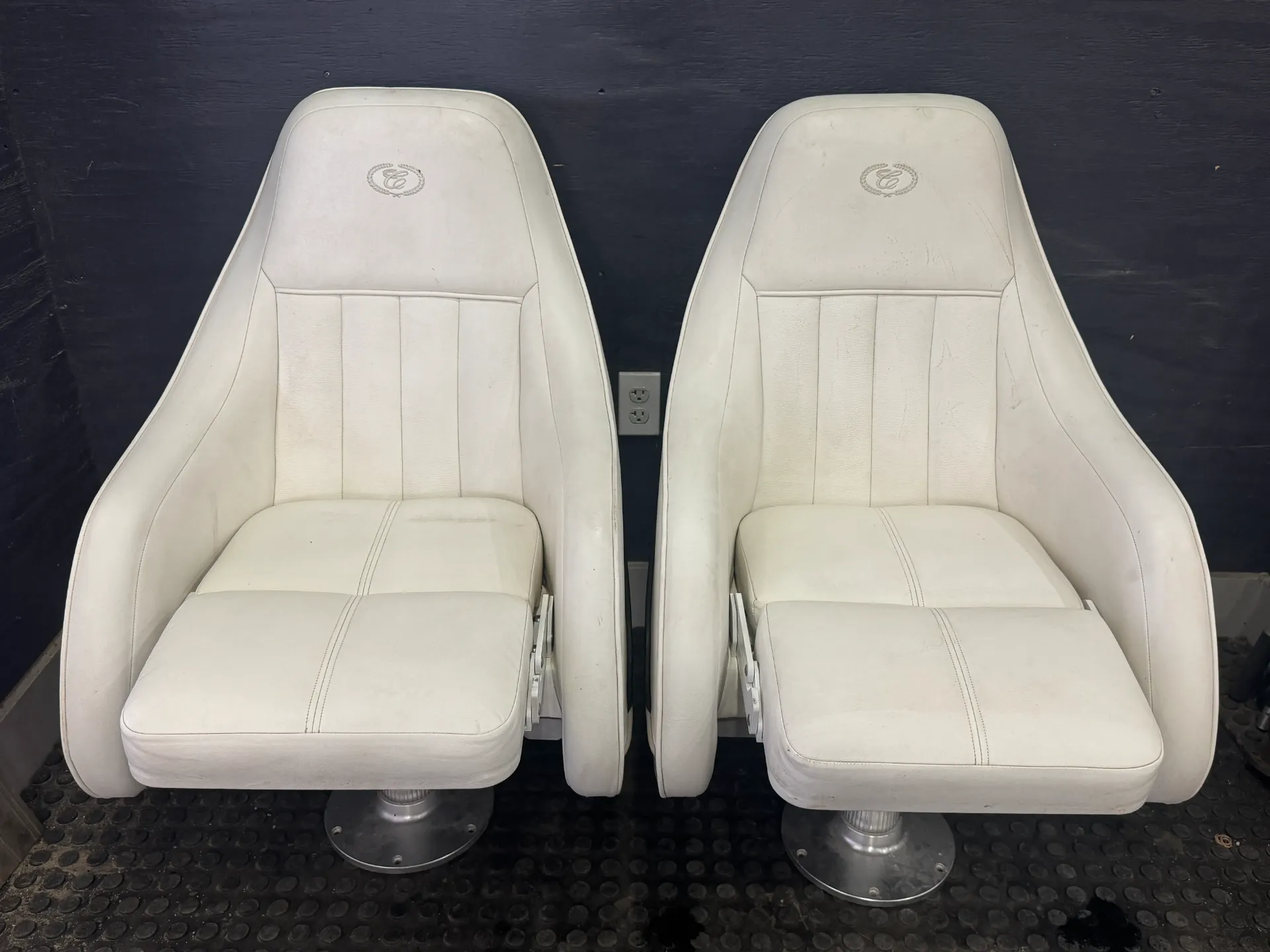 [10752] OEM Cobalt 220 Boat Captain Bucket Seats Pair Flip-Up Bolster Pedestal Bases