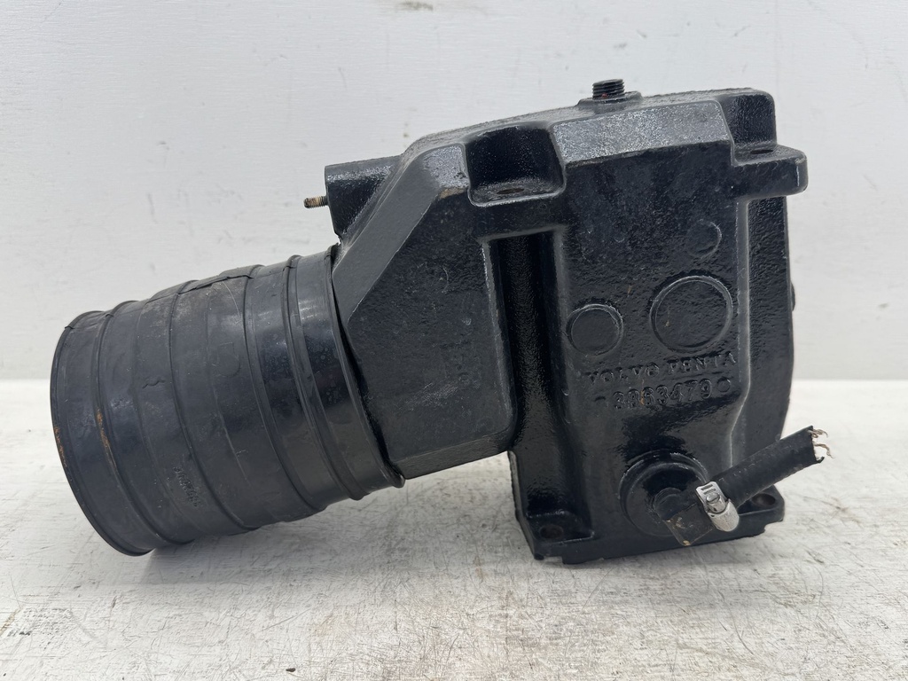 [10775] OEM Volvo Penta 5.7L V8 Exhaust Manifold Riser Elbow 3863479 w/ Hose