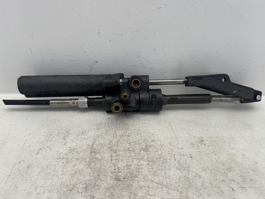 OEM MerCruiser Power Steering Actuator Ram Assembly Alpha Bravo 15293-C 15294-C
