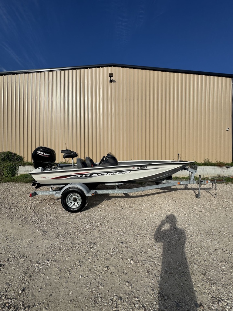 [11125] 2023 Tracker Pro Team 175 TXW Aluminum Bass Boat – Mercury FourStroke – 28 Hours – Trailer Included