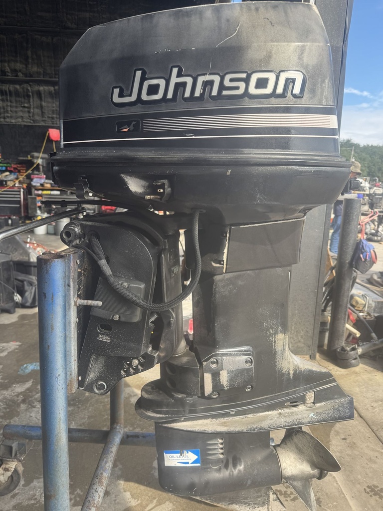 1996 Johnson 115HP V4 Two-Stroke Outboard | 20" Shaft | 130 PSI Compression