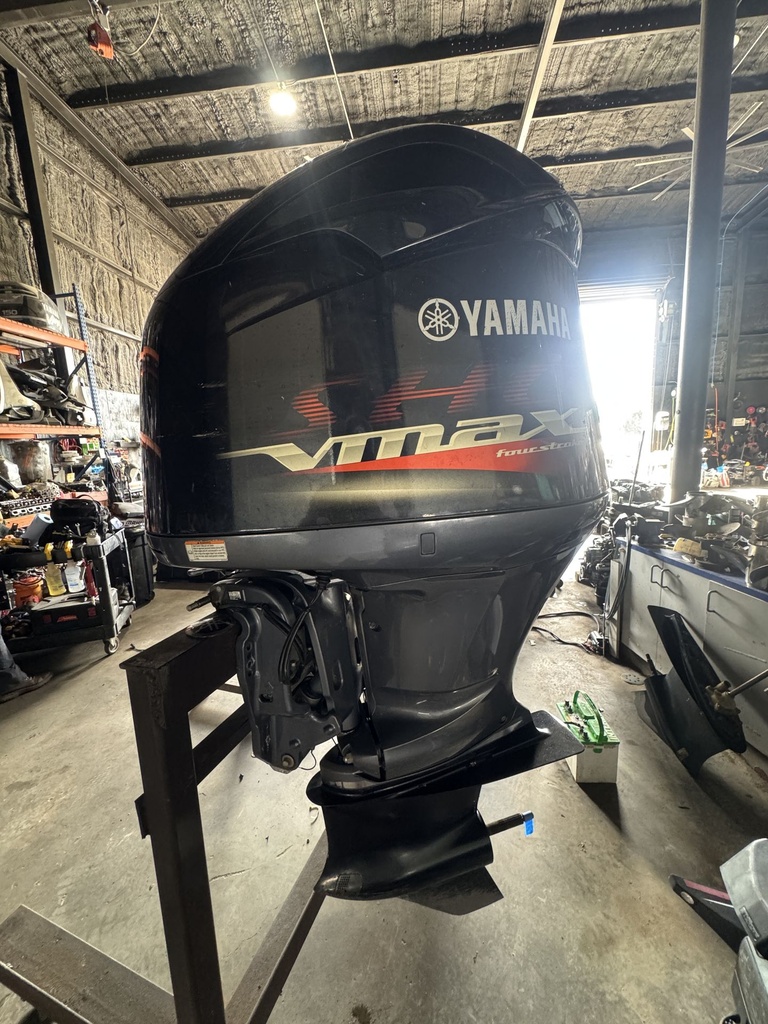 2014 Yamaha V MAX SHO 250HP 4.2L V6 Four-Stroke Outboard | 903 Hours | 20" Shaft | 180 PSI Compression